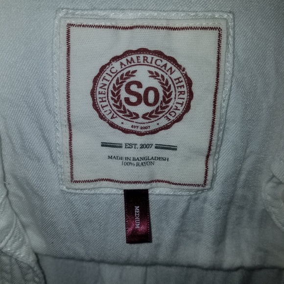 White button up shirt - Picture 2 of 3